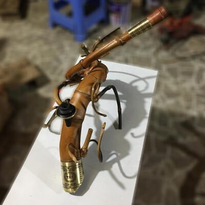 Điếu cày quái dị