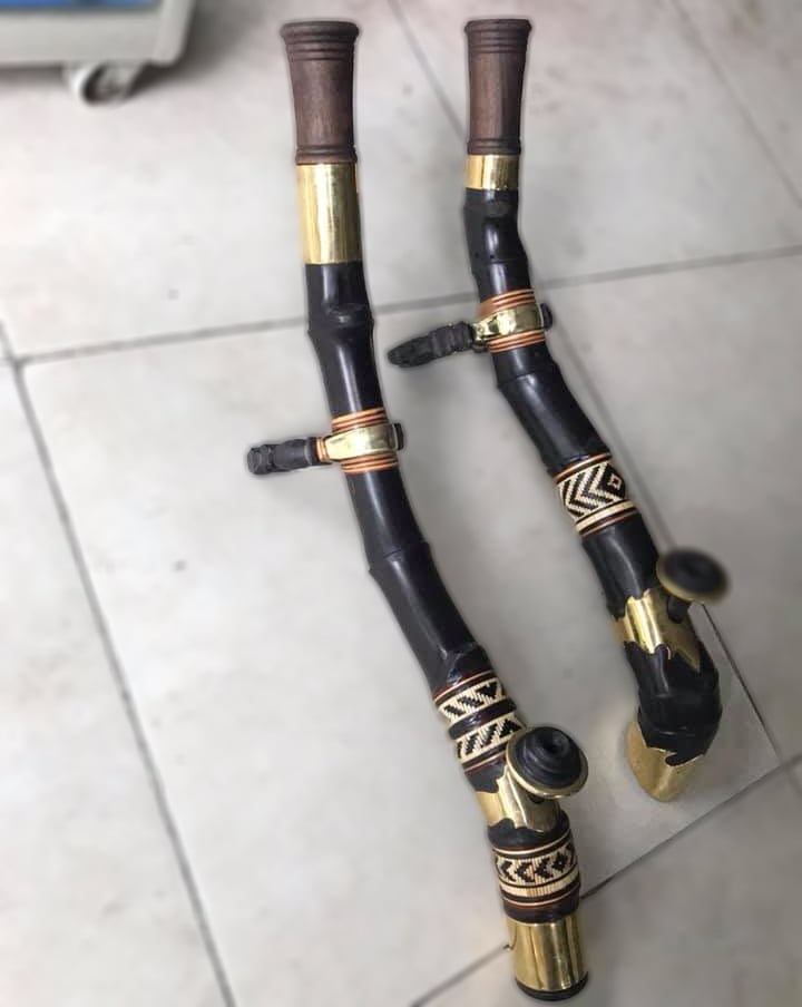 Điếu cày quái dị